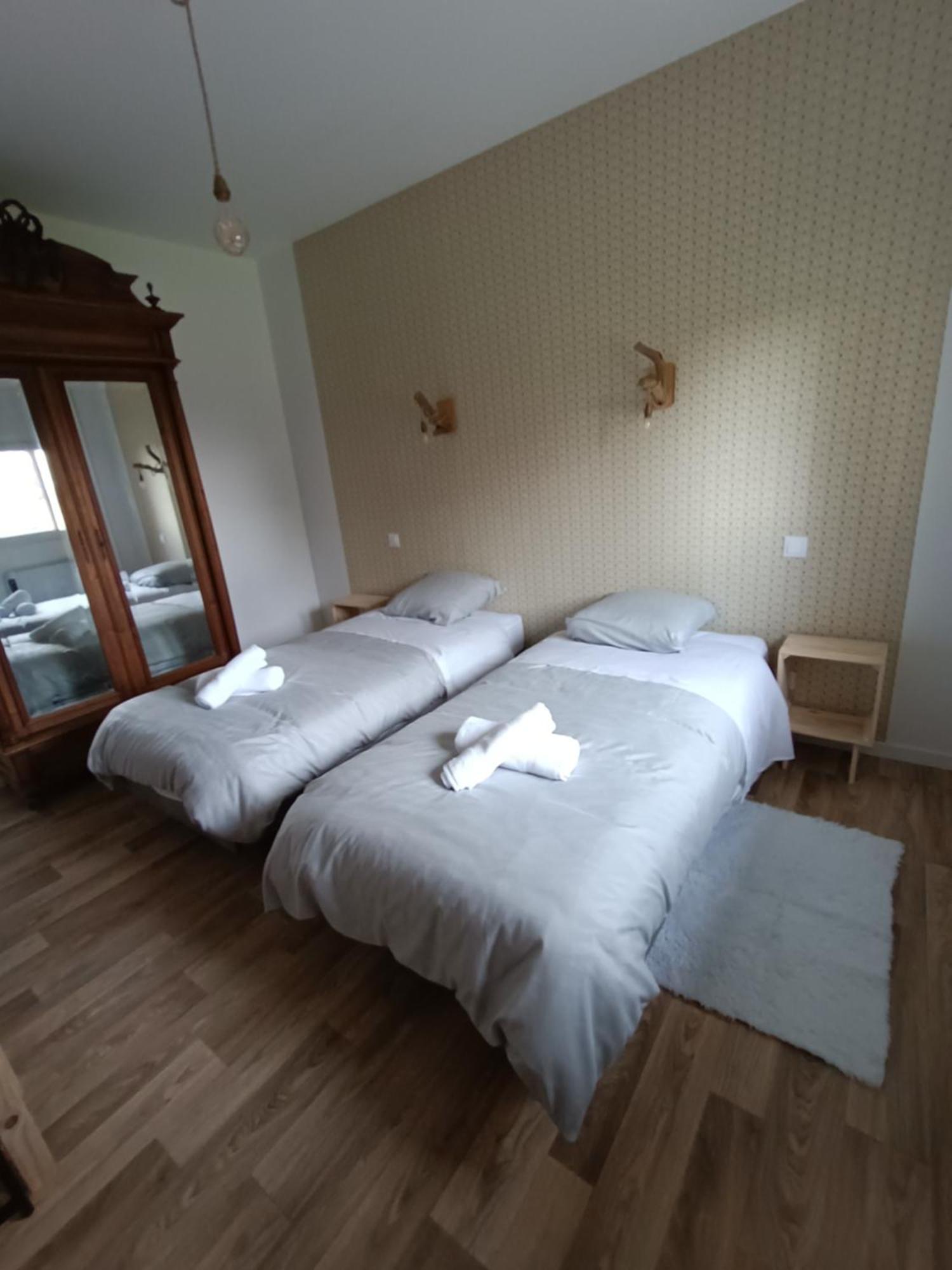 La Petite Maison Dans La Prairie Ecommoy Екстер'єр фото